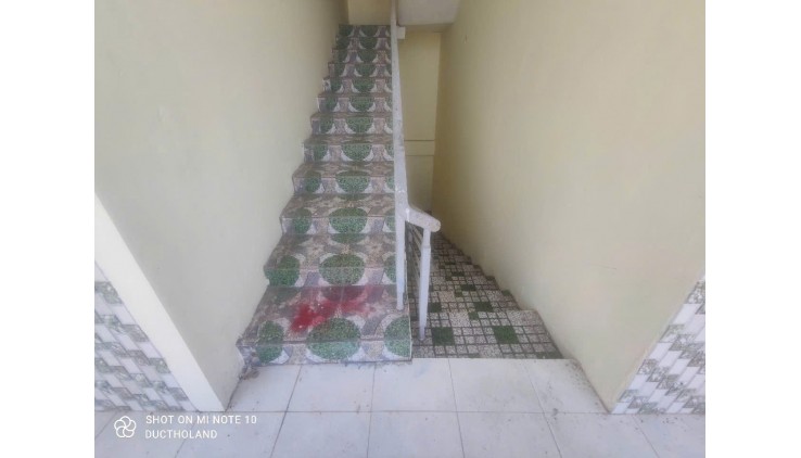 Bán khu nhà trọ 4 tầng 18 phòng, 200m2 dòng tiền 32tr/th giá nhỉnh 40tr/m2 gần Picity TX21, Quận 12