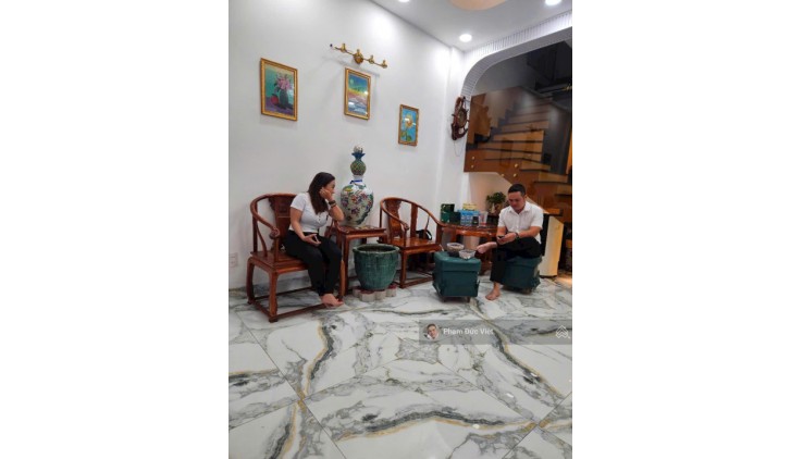 Phí 200tr bán gấp mặt tiền ngay Phan Đăng Lưu Quận Phú Nhuận 4 lầu 5PN 4WC giá 9,2 tỷ HĐT 25tr