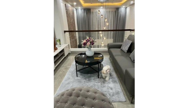 VIP QUẬN 5- Duy Nhất Chỉ 1 căn Village đẹp tuyệt vào ở liền, ngang 8m  Chỉ 18 Tỷ Còn TL