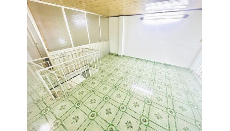Bán nhà cấp 4 có lửng 45m2 (4x12) sát mt Hiệp Thành 13 Q12 ,hẻm 3 gác ,sát chợ Hiệp Thành , 3 TỶ NHỈNH 0932030061