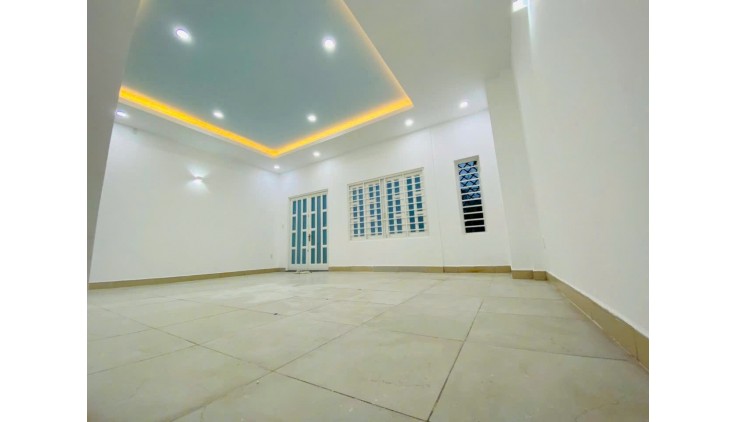 Cho thuê nhà 3 tầng, 7x19m (131m2), HXH 7m gần Metro phường Hiệp Thành, Quận 12