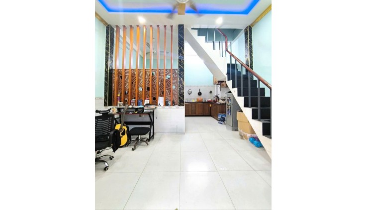Nhà 3 Tầng Trường Chinh - Dòng Tiền Trên 100tr/Năm - Ngang 5M Tân Bình Hơn 3,9Tỷ