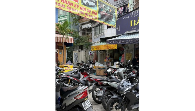 SANG TIỆM GẤP – TẶNG BẠN 1 THÁNG TIỀN NHÀ TẠI QUẬN PHÚ NHUẬN
