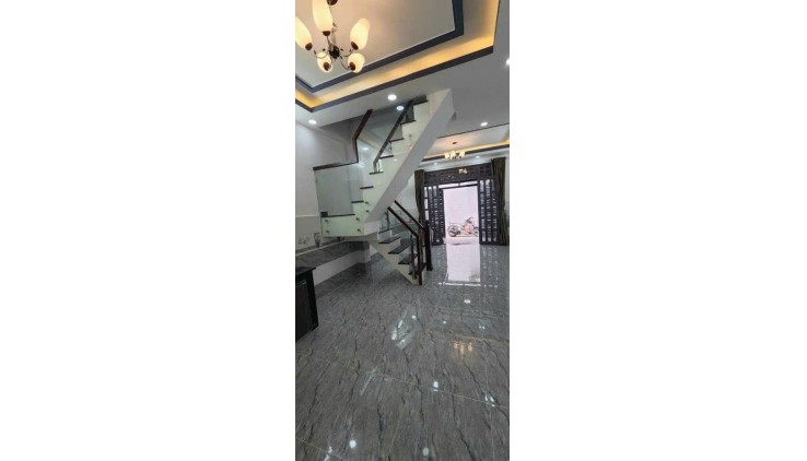LÂM VĂN BỀN-LÔ GÓC 2MT THOÁNG SÁNG RỰC RỠ-NGANG 5M-NHỈNH 5 TỶ