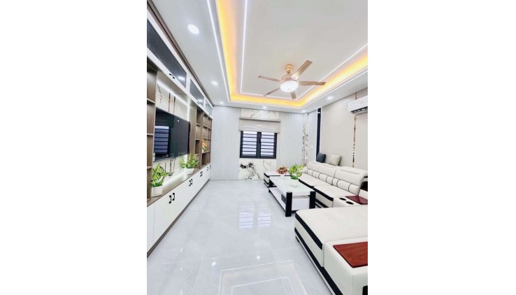 Nhà mới hxh full nt 57m2-5tang sát mt Huỳnh Thị Hai Q12 , liền kề chợ Ngã 3 Bầu , 6 tỷ 0932030061