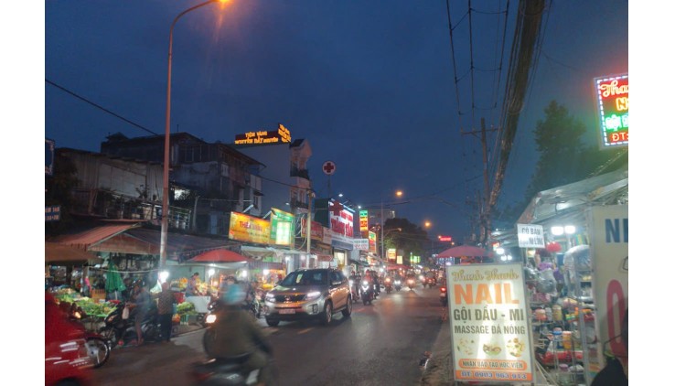 Mặt tiền Chợ 121m2 có 13,5 tỷ Bùi Văn Ngữ Hiệp Thành Quận Hồ Chí Minh