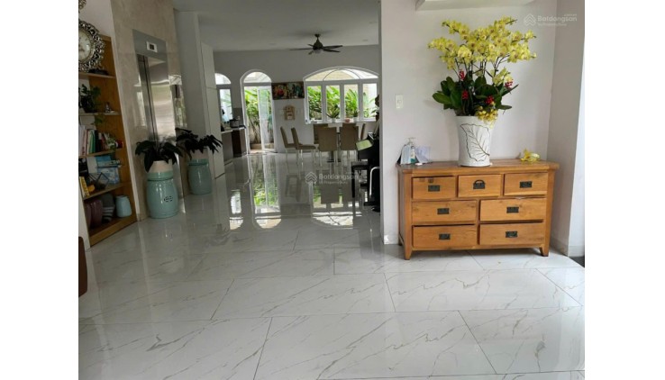 Biệt thự đẹp khu Vip Cityland Quận 7. 10*22, hầm + 4 tầng, thang máy, sân vườn. 49 tỷ