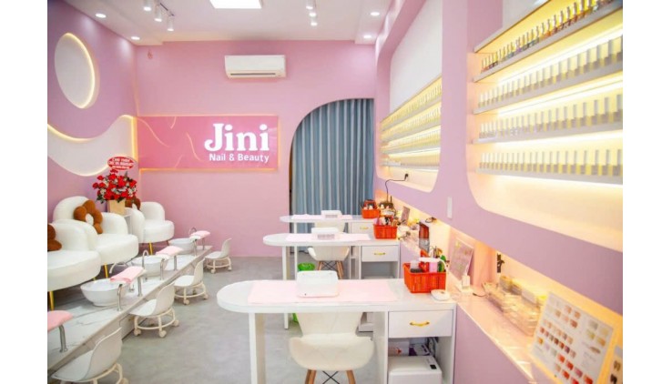Mình cần sang lại tiệm nail -mi- gội 222 Gò Dầu, quận tân phú