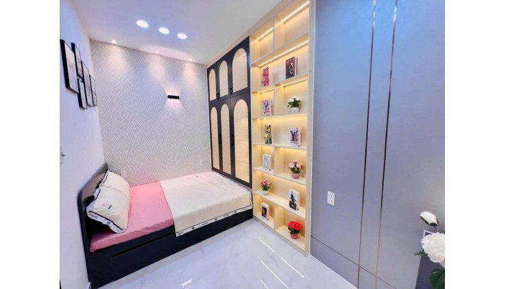 4.69 tỷ- bán nhà cạnh Vincom Phan Văn Trị-Nguyễn Thái Sơn-2 tầng-4mx9m-full nội thất