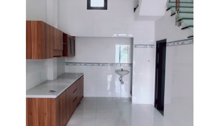 MẶT TIỀN KD NGUYỄN THỊ THẬP, TẦNG 1 CHO THUÊ 17TR/THÁNG. 108M2, 4 TẦNG, 24TỶ