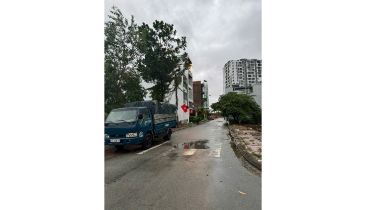 Bán Đất 2 MT đường, Đối Diện Cc Ricca Gò Cát , Phú Hữu , diện tích 100m2