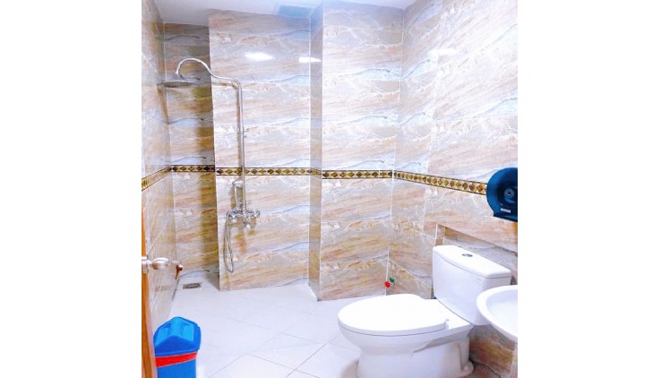 Bán nhà QUẬN 10, Mặt tiền Cách Mạng Tháng Tám, Chiều dài 24.4 m, Giá 28 tỷ, 5 tầng