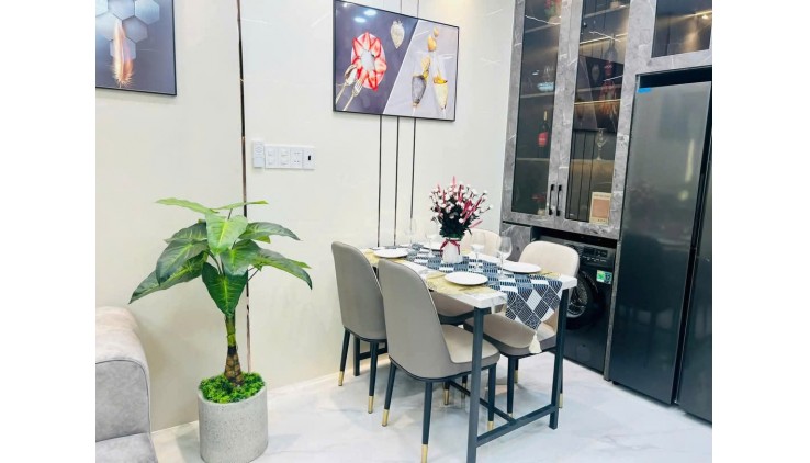 4.69 tỷ- bán nhà cạnh Vincom Phan Văn Trị-Nguyễn Thái Sơn-2 tầng-4mx9m-full nội thất