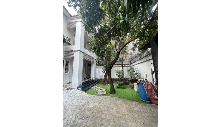 BIỆT THỰ SÂN VƯỜN KIỀU ĐÀM. TRUNG TÂM Q7, 250M2, NGANG 10M, 3 TẦNG, 24.5TỶ.