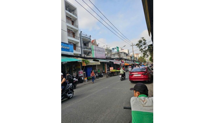 CHUẨN CĂN HỘ DỊCH VỤ NGAY MẶT TIỀN ĐƯỜNG BÙI VĂN BA TRUNG TÂM QUẬN 7 NGANG 6m x DÀI 25m HIỆN TẠI THU 35 tr/ tháng 
Giá : 18.5 tỷ