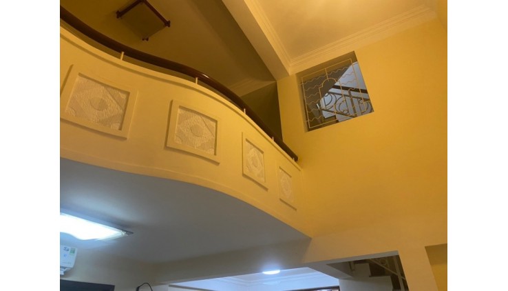 CĂN NHÀ 5 PHÒNG NGỦ, VỊ TRÍ VÀNG HUỲNH VĂN BÁNH, PHÚ NHUận - 9.3 TỶ
