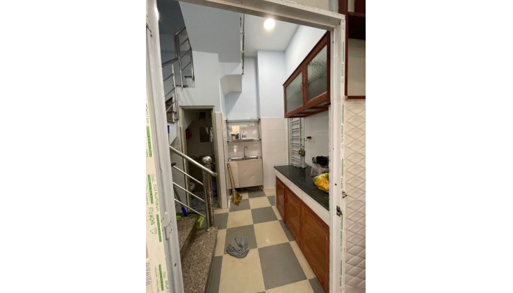 BÁN NHÀ 4 TẦNG CĂN GỐC GIÁ HỜI - LÝ THÁI TỔ - Q.10 - 30M2 - SỔ HỒNG RIÊNG