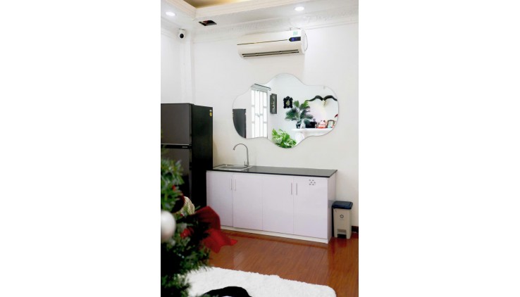 CẦN SANG NHƯỢNG LẠI PHÒNG LẦU 2 MẶT TIỀN QUẬN 1
