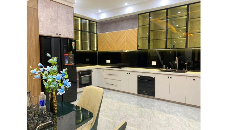 **Bán nhà đường Hoàng Văn Thụ, phường 4, Tân Bình, 5x15 - nhà 4 tầng đẹp
