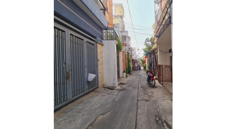 **Bán nhà hẻm Hoàng Sa ** phường 5 Tân Bình, 6m x 11m , 7 tỷ