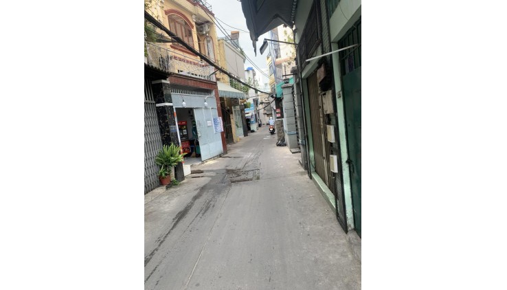 **Bán nhà hẻm Cách Mạng Tháng 8**, phường 5 Tân Bình; 4x14 - 3 tầng