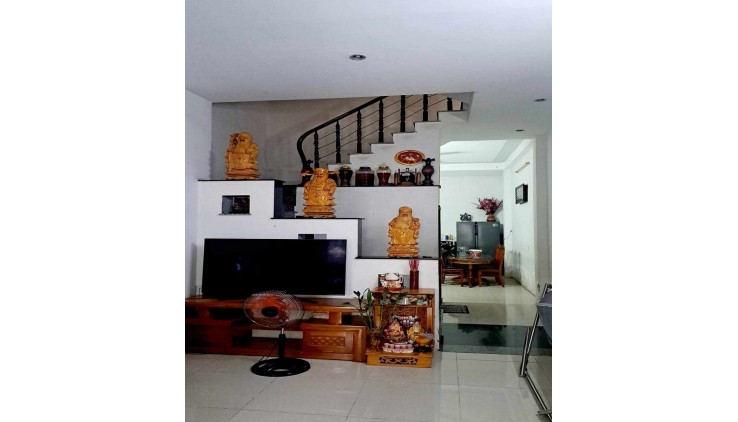 Bán nhà hẻm 6m Tỉnh Lộ 10, Tân Tạo, Bình Tân, 64m2, 3 tầng, 3PN, chỉ 4 tỷ.
