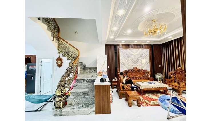 Bán biệt thự HXH Trịnh Đình Trọng, Phú Trung, Tân Phú, 156m2, 5 tầngm ngang 7,7m, nở hậu
