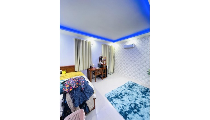 **Bán nhà phường 14, Tân Bình** HXH Khu Bàu Cát; 4*17 3 tầng - 9,9 tỷ