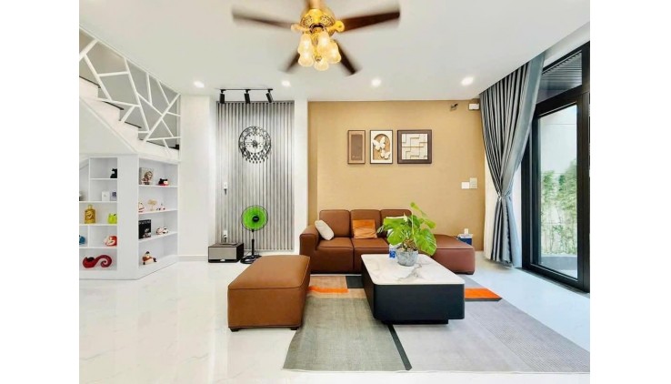**Bán nhà HXH Lạc Long Quân, phường 8, Tân Bình; 4x17 - 4 tầng