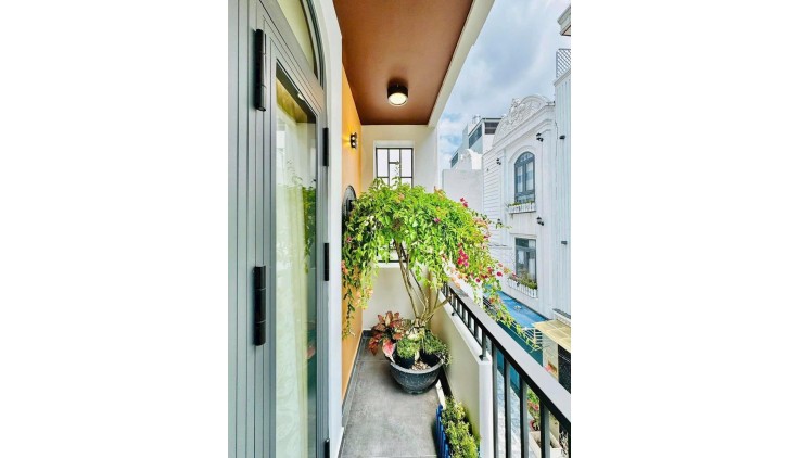**Bán nhà phường 11, Tân Bình, hẻm Lạc Long Quân; 4,2x15 - nhỉnh 7 tỷ