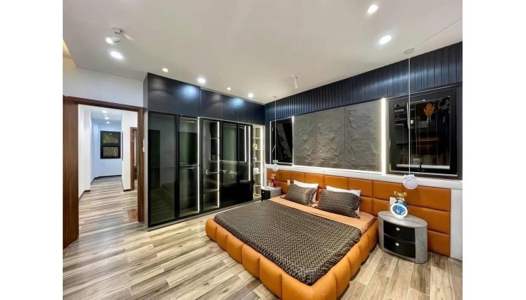 **Bán nhà phường 4, HXH đường Út Tịch, Tân Bình; 4*21, 3 tầng - 13,2 tỷ