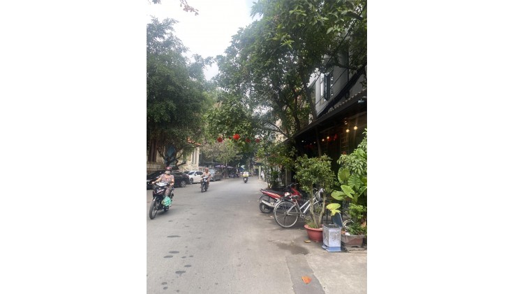 **Bán nhà phường 7 Tân Bình; HXT Cách Mạng Tháng 8; (6*15) 4 tầng - 8,7 tỷ
