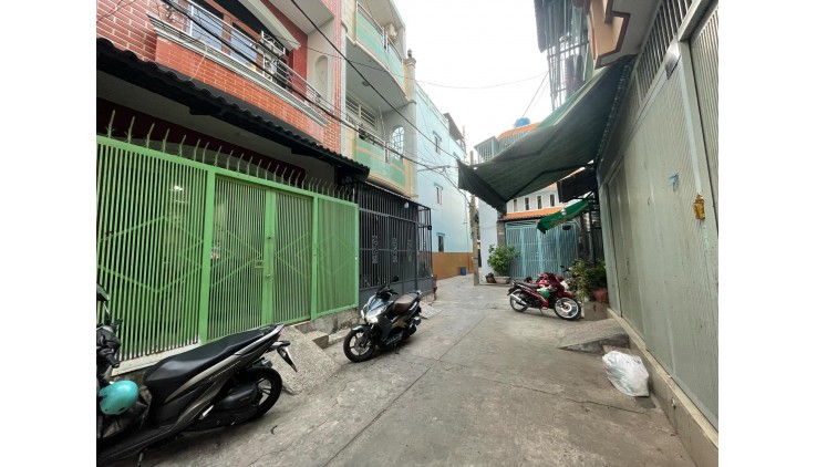 Bán nhà DT 40m2, Hẻm xe hơi 5m Đường Tô Hiệu, Quận Tân Phú