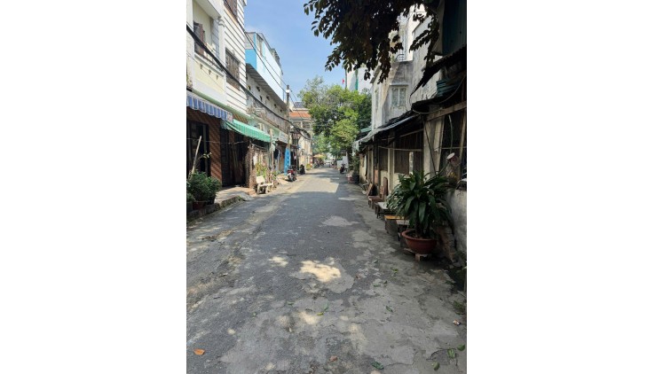 **Bán nhà trục Cách Mạng Tháng 8**  phường 7, Tân Bình; 5*12 - 10 tỷ