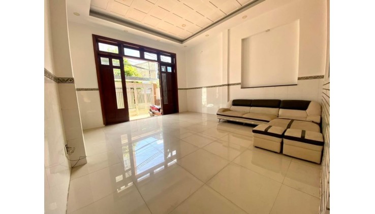 **Bán tòa nhà mặt tiền Đất Thánh, P6, Tân Bình; 8*28, 6 tầng; chỉ 38 tỷ