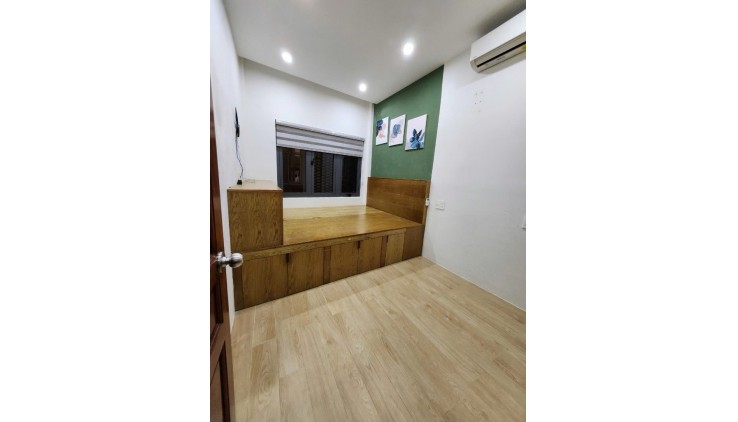 Nhà Bán 4 phòng ngủ ,  33m2 , 3 tầng , Hẻm 27/ Huỳnh Tịnh Của , Q3 giá 5 tỷ 650 ( 267 )