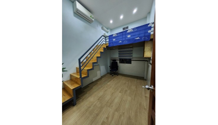 Nhà Bán 4 phòng ngủ ,  33m2 , 3 tầng , Hẻm 27/ Huỳnh Tịnh Của , Q3 giá 5 tỷ 650 ( 267 )