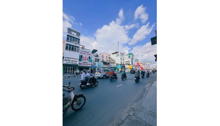 Mặt tiền thụt Hoàng Sa Tân Định Quận 1. DT 48m2 Giá 9.7 tỷ