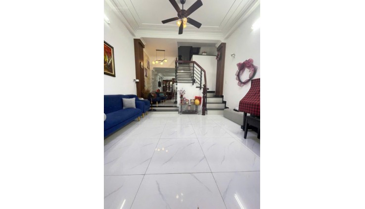 HXH KHUÔNG VIỆT PHÚ TRUNG Q.T.PHÚ 4.5X12M2 4PN NHỈNH 6 TỶ.