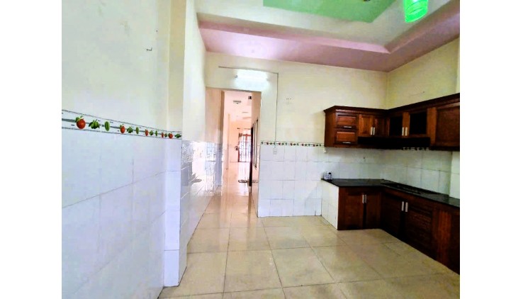 Cho thuê nhà nguyên căn mặt tiền đường 3, Trường Thọ, 7PN, 250m²