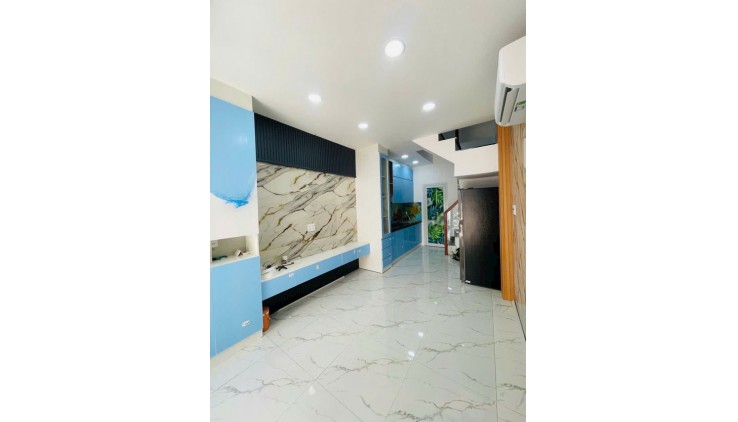 BÁN NHÀ HẺM NGUYỄN CẢNH CHÂN, QUẬN 1 - 28M2, 2 TẦNG, 3PN, 3WC - GIÁ 5.8 TỶ - SỔ HỒNG CHÍNH CHỦ