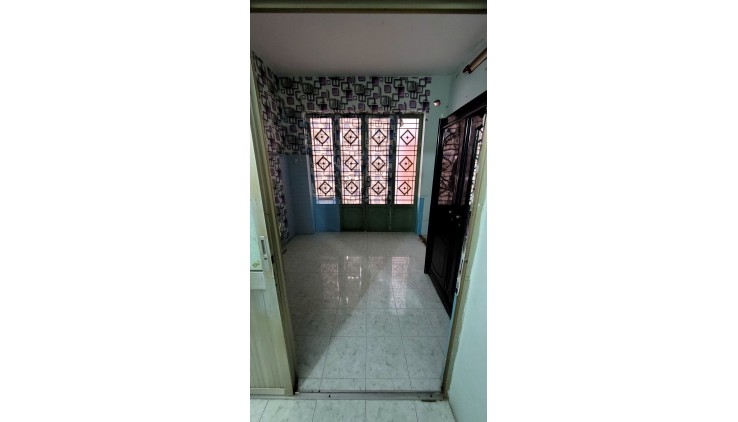 Nhà nguyên căn Bà Hạt, Q10 gần Chợ Nguyễn Tri Phương – 3 tầng – 4P – 11tr/th.