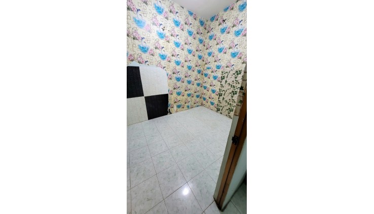 Nhà nguyên căn Bà Hạt, Q10 gần Chợ Nguyễn Tri Phương – 3 tầng – 4P – 11tr/th.