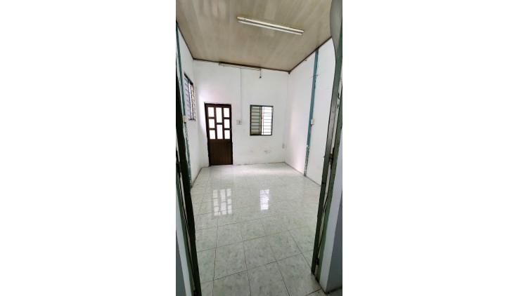 Nhà nguyên căn Bà Hạt, Q10 gần Chợ Nguyễn Tri Phương – 3 tầng – 4P – 11tr/th.