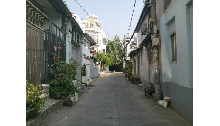 Bán nhà Gò Vấp, hẻm xe hơi đường Dương Quảng Hàm, 70M²x3 tầng, 4PN