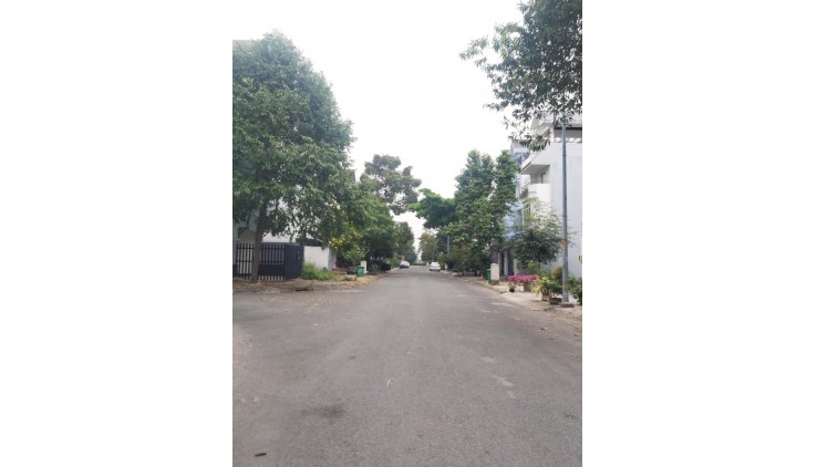 DÃY TRỌ 10PH - THU NHẬP 20TR/TH  PHÚ HỮU - 244M2 - NGANG 8 CHỈ HƠN 7 TỶ. TL.