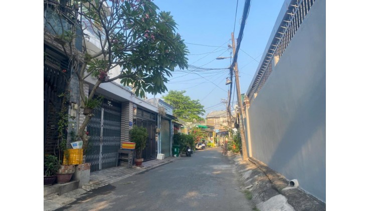 Bán nhà Q.9, 91m2, 3PN, 3WC, 6.4 tỷ, sổ đỏ