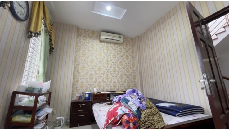 Mặt tiền 5x14 Tạ Quang Bửu 4 tầng chỉ 14 tỷ 5