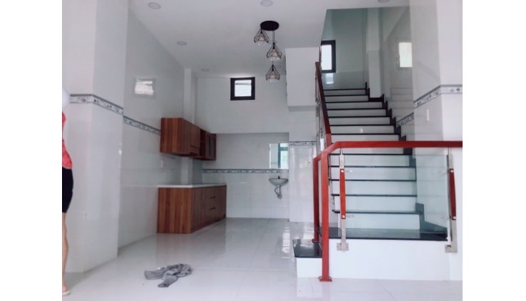 MẶT TIỀN KD NGUYỄN THỊ THẬP, TẦNG 1 CHO THUÊ 17TR/THÁNG. 108M2, 4 TẦNG, 24TỶ