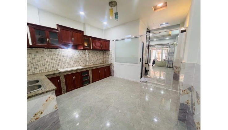 Bán nhà Gò Vấp, đường Nguyễn Thái Sơn - Phạm Văn Đồng, ngay ĐHCN4, 56M²x2 tầng